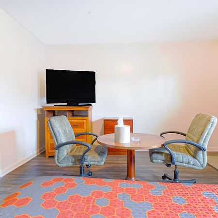Manor Motel By Oyo Near Oak Brook Chicago Westchester Хилсайд Екстериор снимка