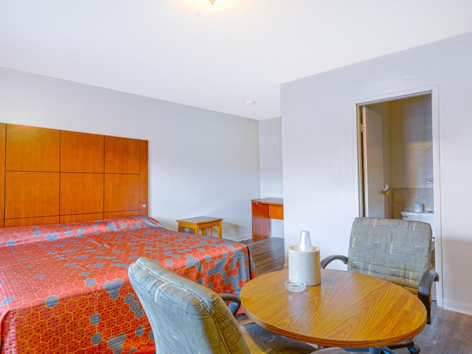 Manor Motel By Oyo Near Oak Brook Chicago Westchester Хилсайд Екстериор снимка