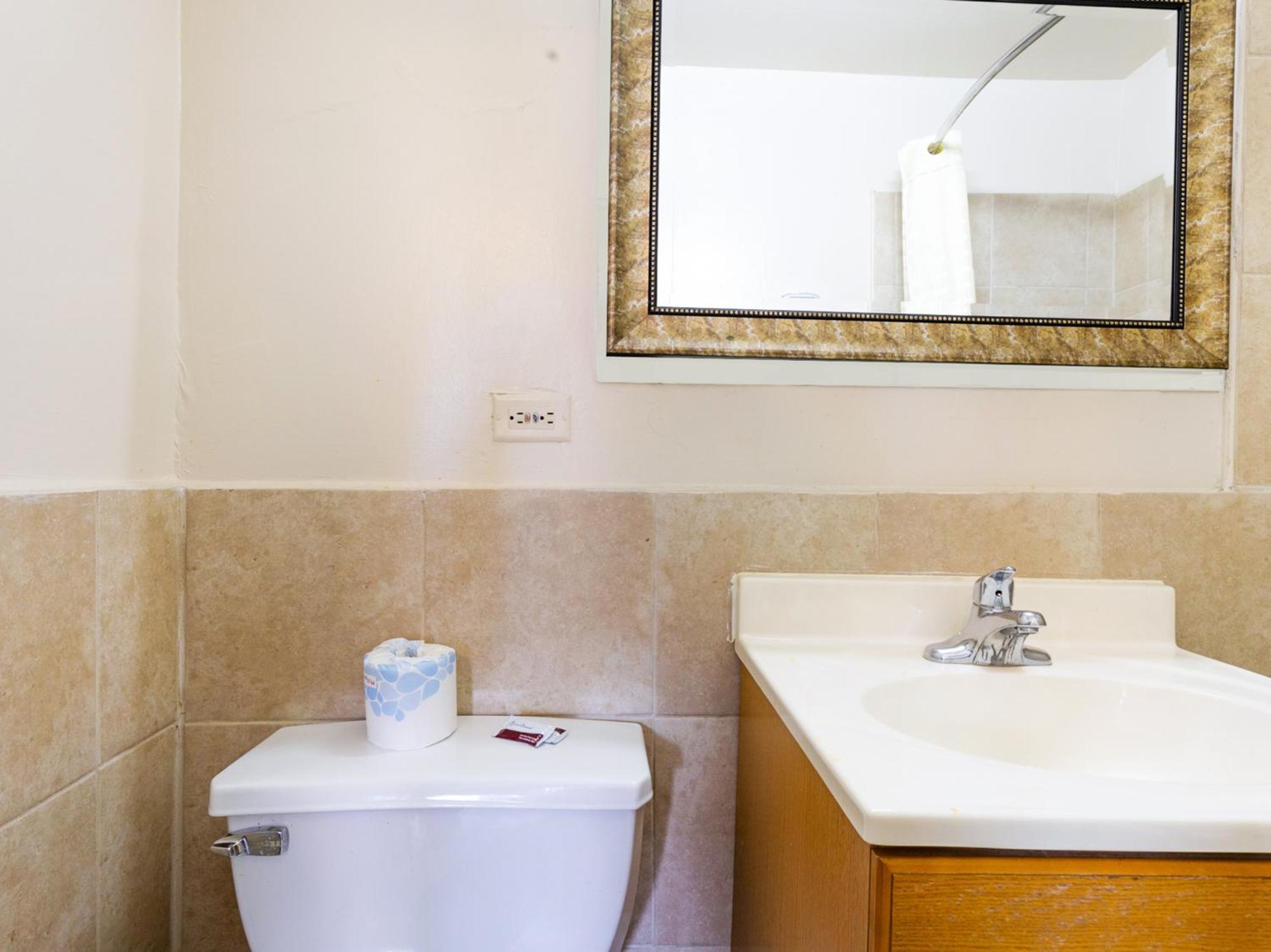 Manor Motel By Oyo Near Oak Brook Chicago Westchester Хилсайд Екстериор снимка