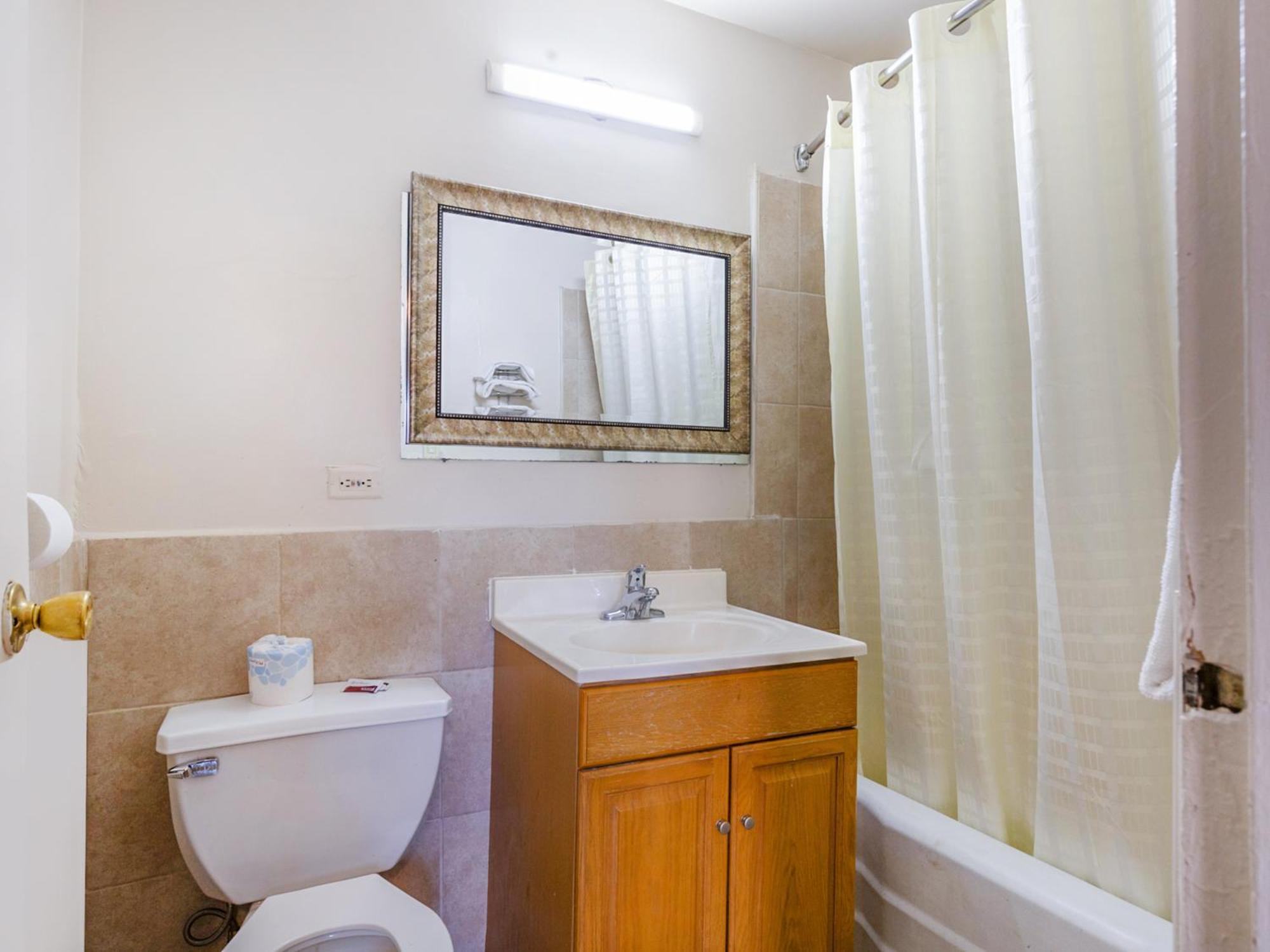 Manor Motel By Oyo Near Oak Brook Chicago Westchester Хилсайд Екстериор снимка