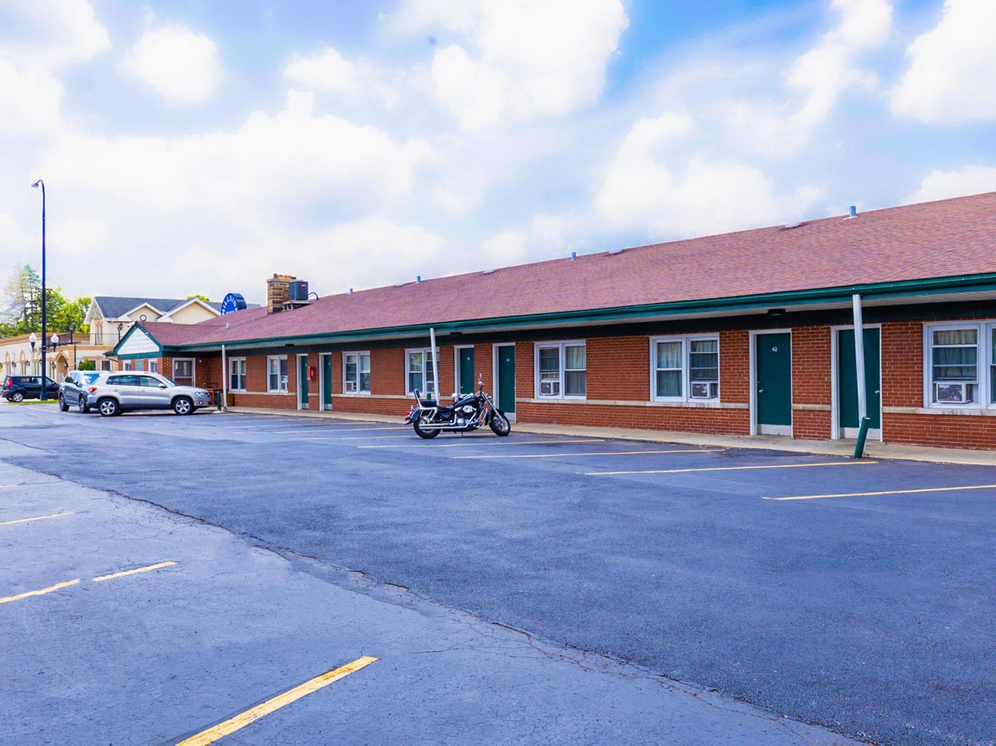 Manor Motel By Oyo Near Oak Brook Chicago Westchester Хилсайд Екстериор снимка