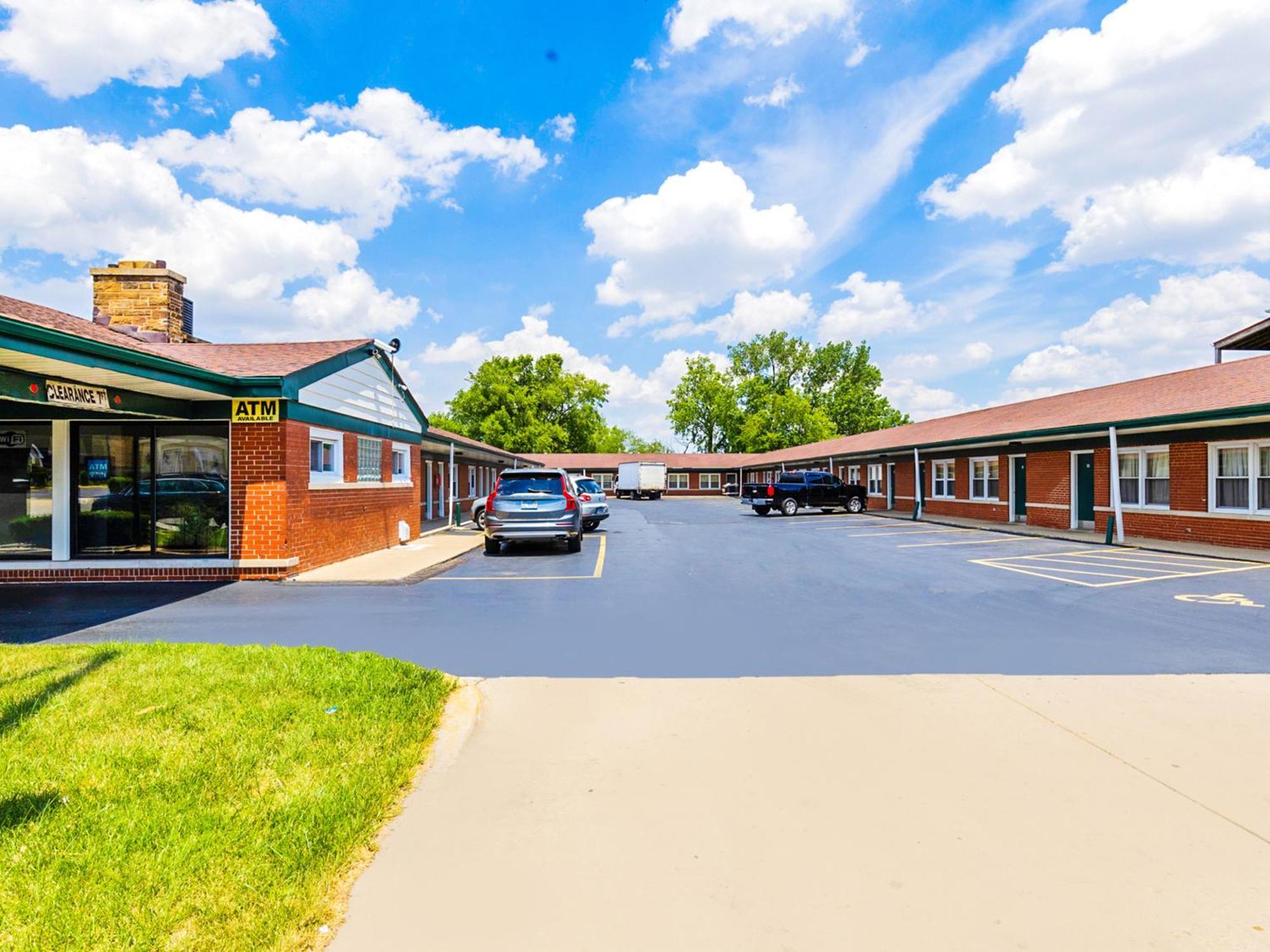 Manor Motel By Oyo Near Oak Brook Chicago Westchester Хилсайд Екстериор снимка