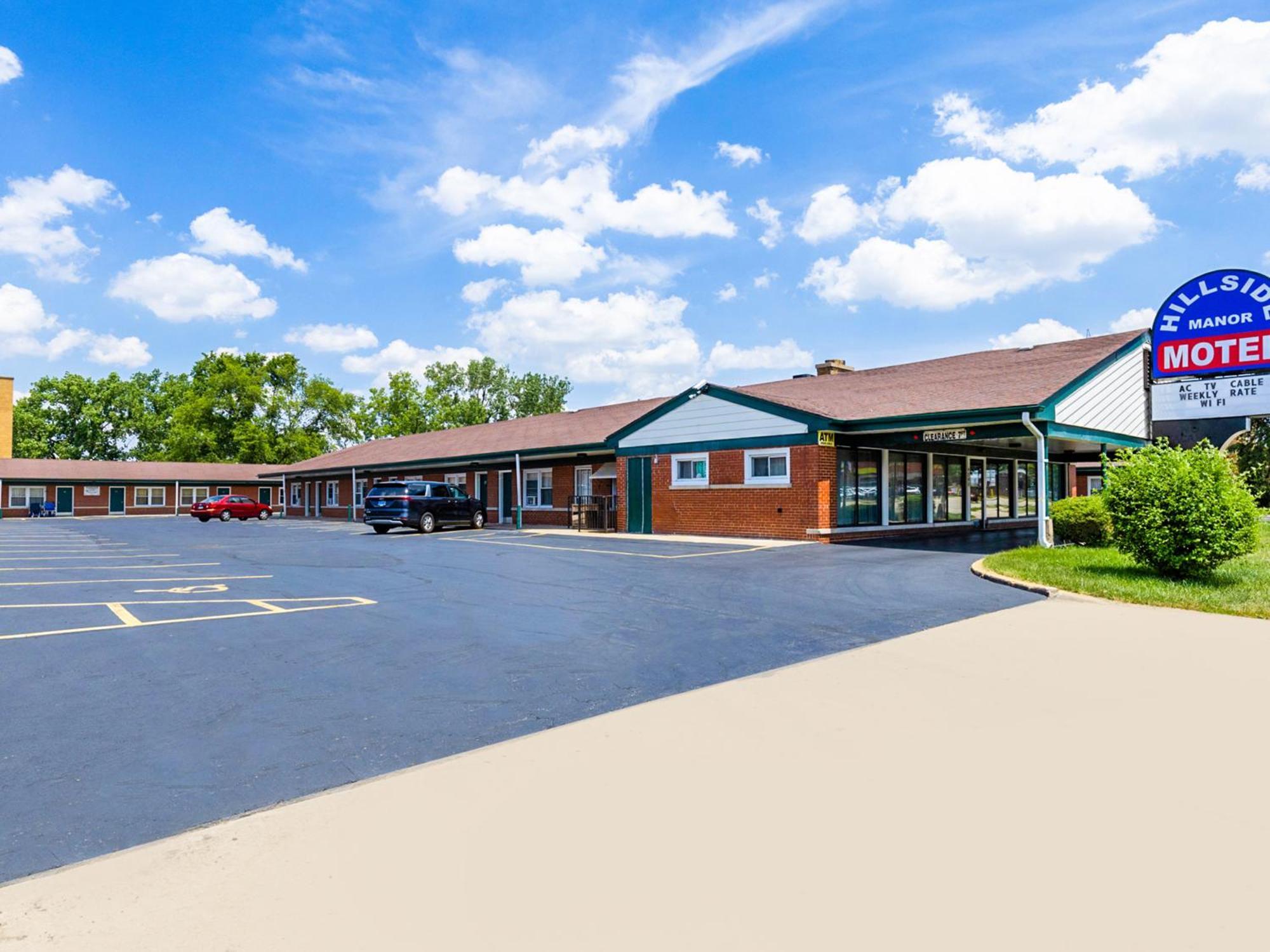 Manor Motel By Oyo Near Oak Brook Chicago Westchester Хилсайд Екстериор снимка