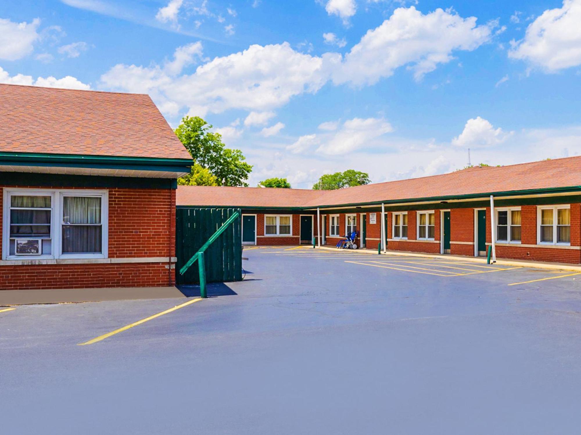 Manor Motel By Oyo Near Oak Brook Chicago Westchester Хилсайд Екстериор снимка